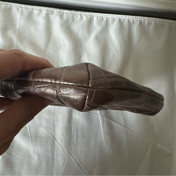 COACH small wristlet bronze Embossed Alligator/croc design - Picture 14 of 14